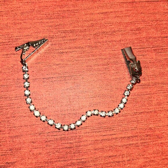 Vintage 1950s Rhinestone Sweater Clip - Picture 1 of 4